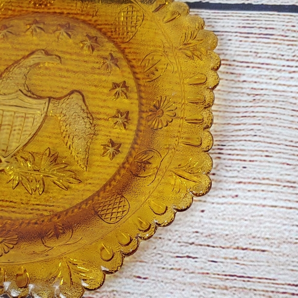 Vintage Amber Glass Patriotic Eagle Plate - Picture 4 of 5